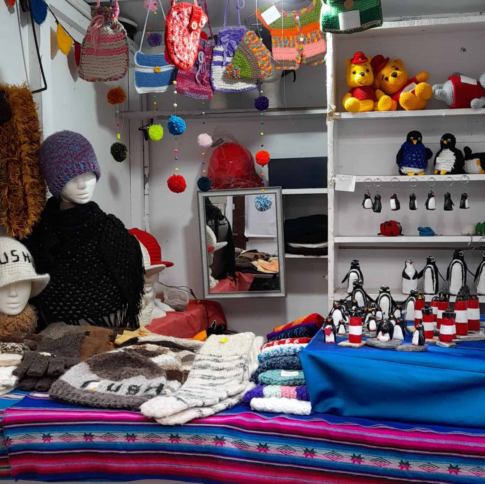 PASEO ARTESANAL ENRIQUETA GASTELUMENDI - Paseo Artesanal - Puesto 11 - Ushuaia City