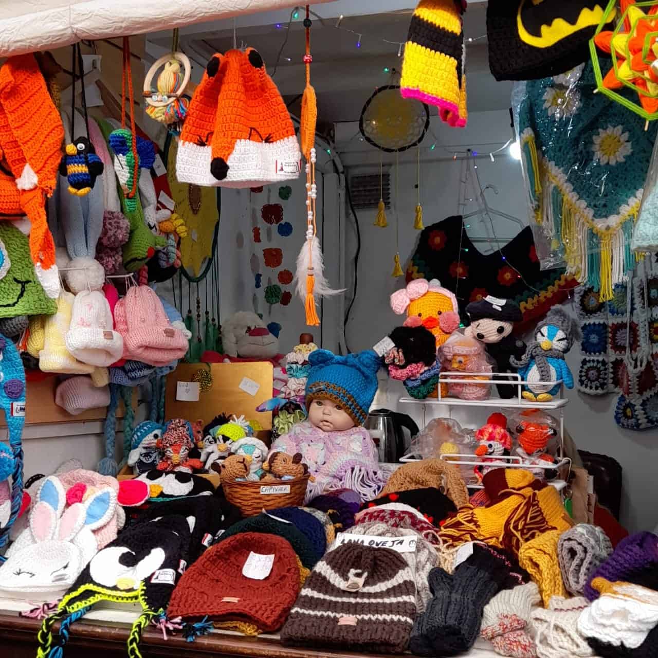 PASEO ARTESANAL ENRIQUETA GASTELUMENDI - Paseo Artesanal - Puesto 19 Creaciones Ana - Ushuaia City