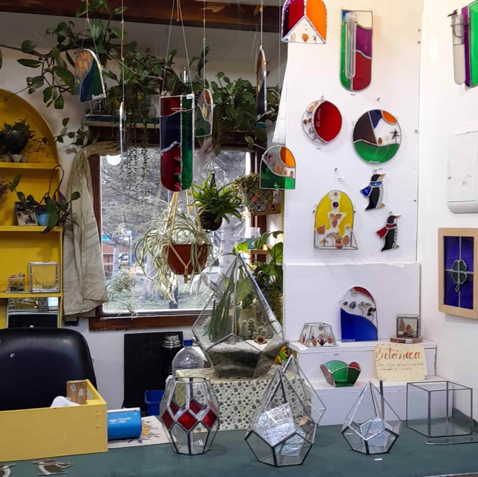 PASEO ARTESANAL ENRIQUETA GASTELUMENDI - Paseo Artesanal - Puesto 34 Amarillo Maizal - Ushuaia City