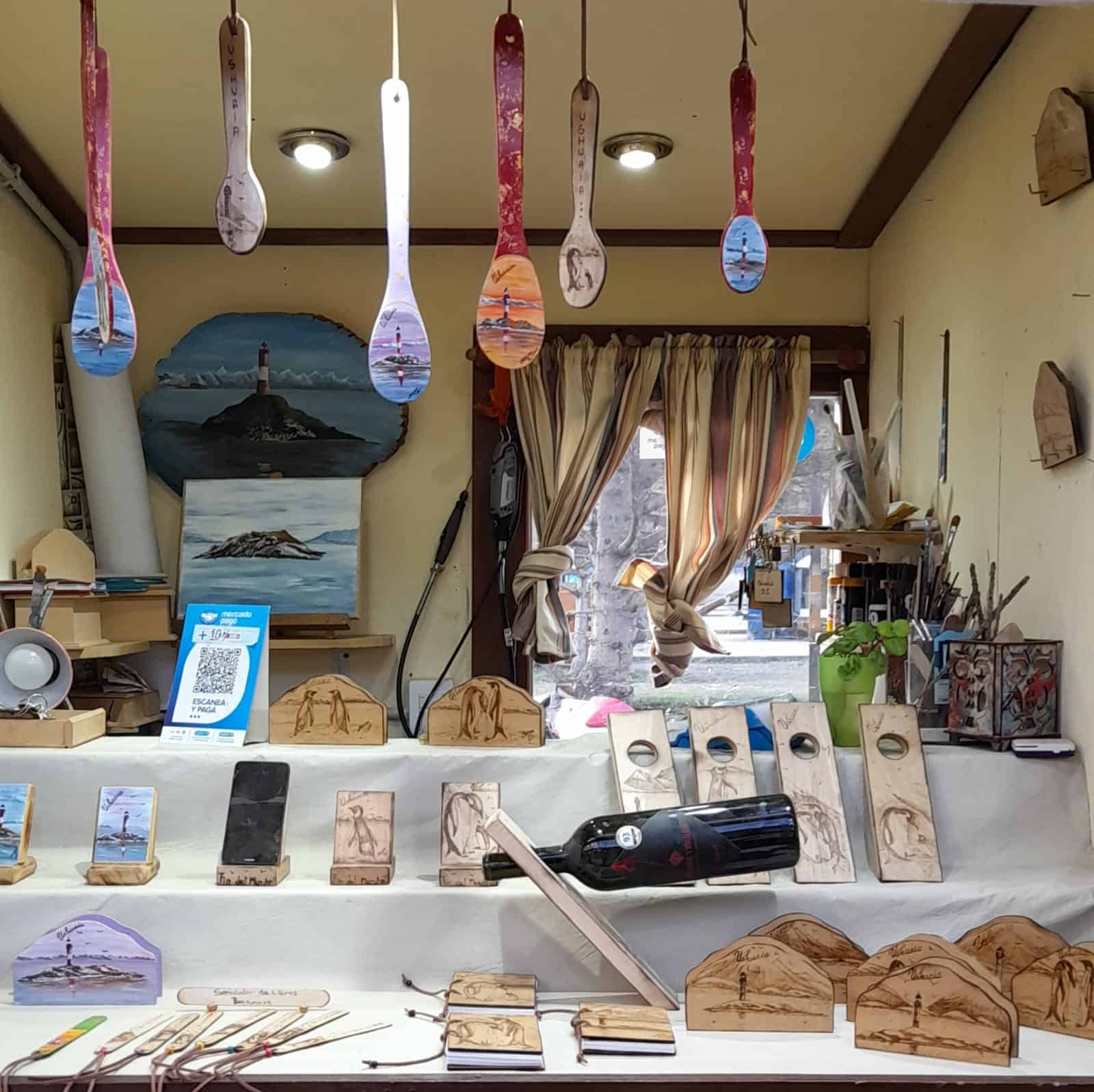 PASEO ARTESANAL ENRIQUETA GASTELUMENDI - Paseo Artesanal - Puesto 35 Miryam Art - Ushuaia City