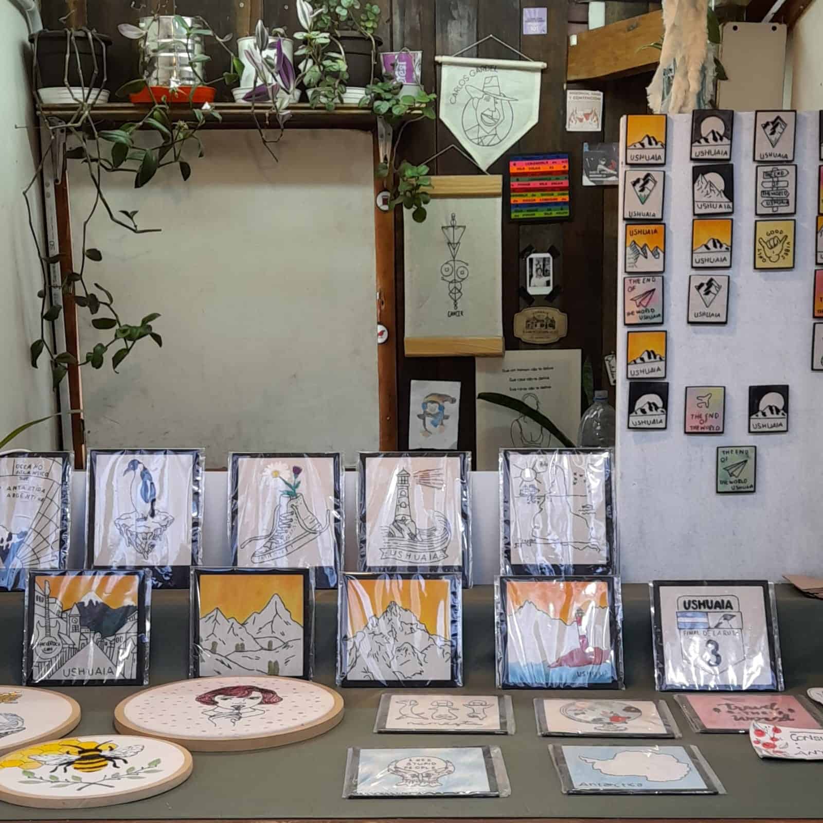 PASEO ARTESANAL ENRIQUETA GASTELUMENDI - Paseo Artesanal - Puesto 37 - Ushuaia City